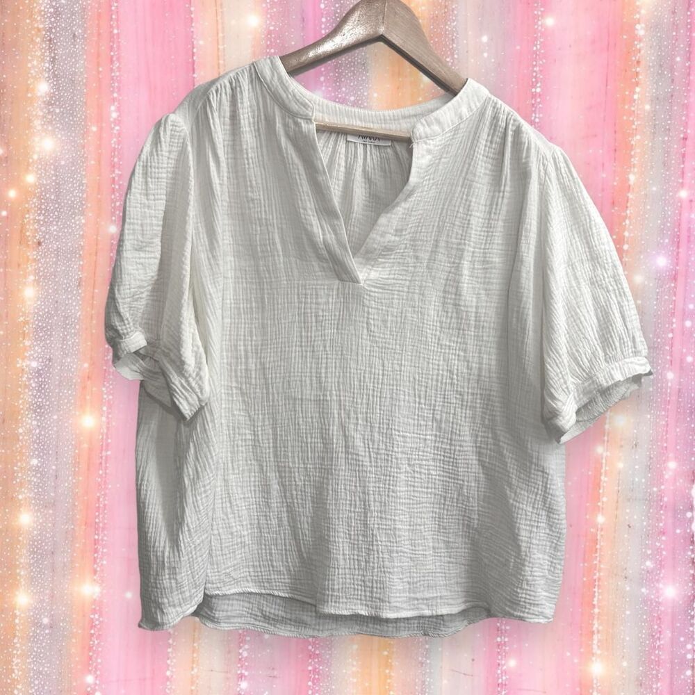 Avara Women's White Blouse